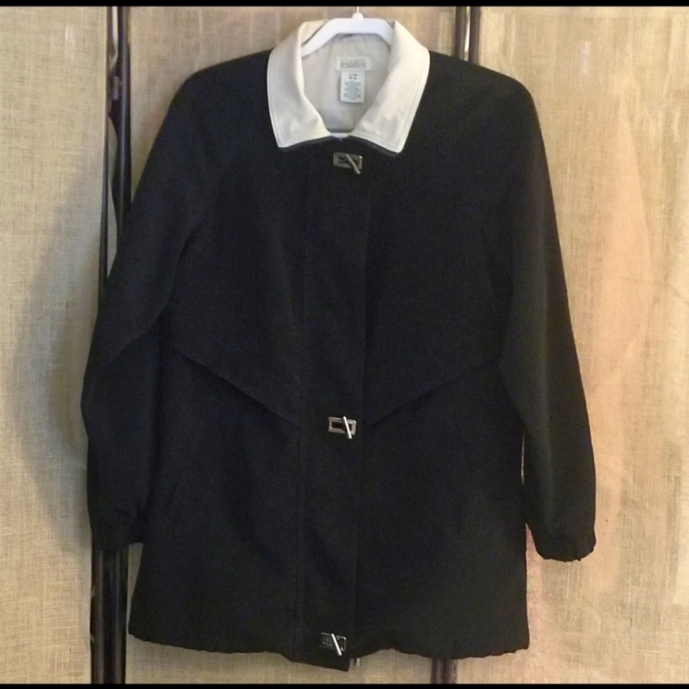 Classic Elements Women's Black and Ivory Coat, Size Small